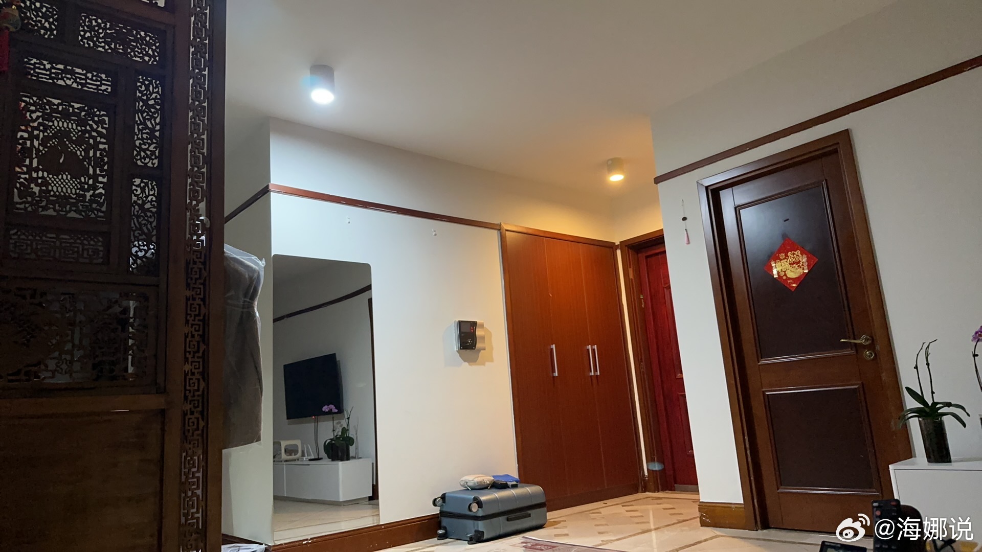 坏了很久的灯，忽然就亮了…… 