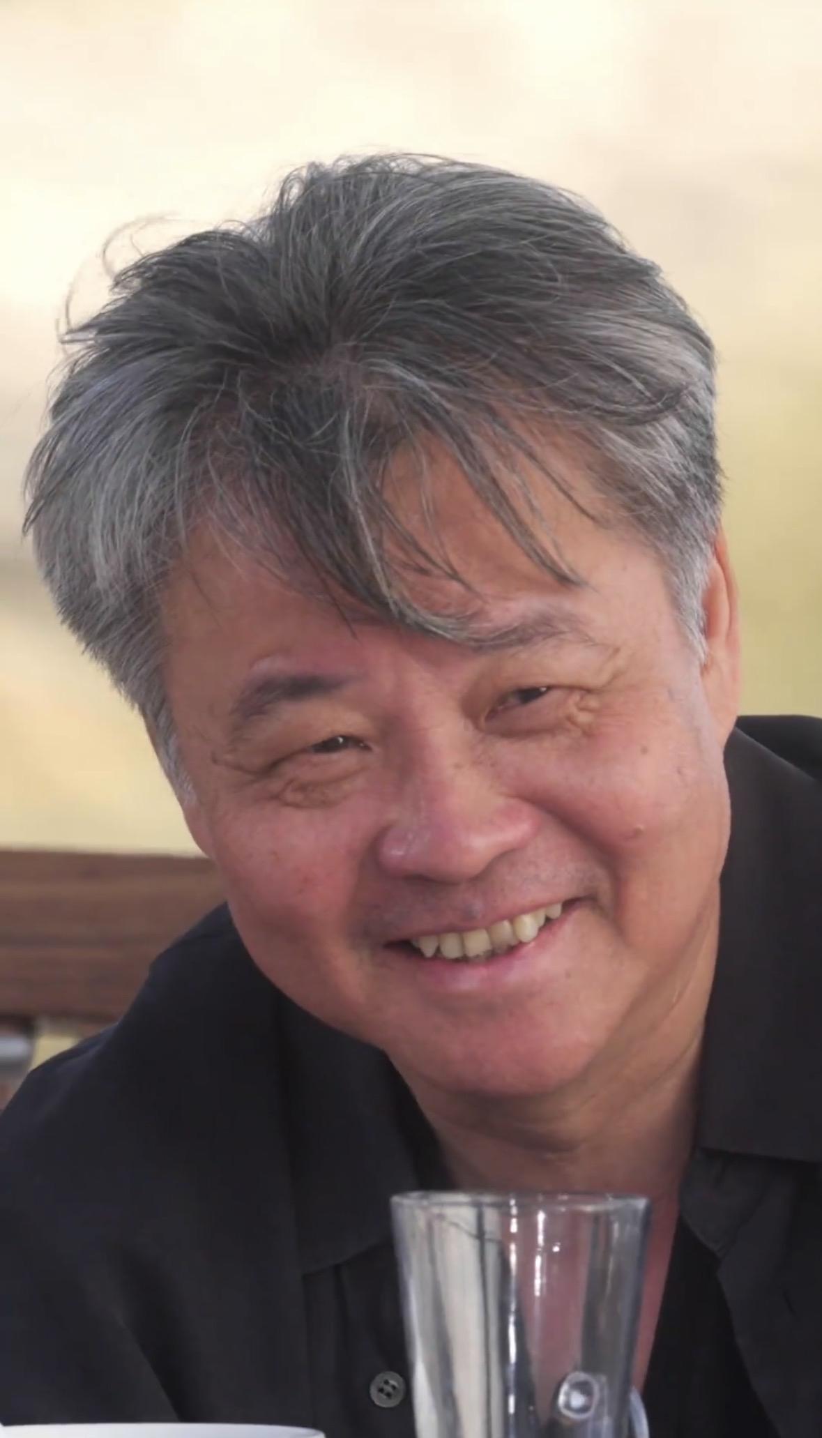 余华辅导儿子作文不及格，余华在节目组自曝育儿趣事辅导小学儿子语文考试不及格。
