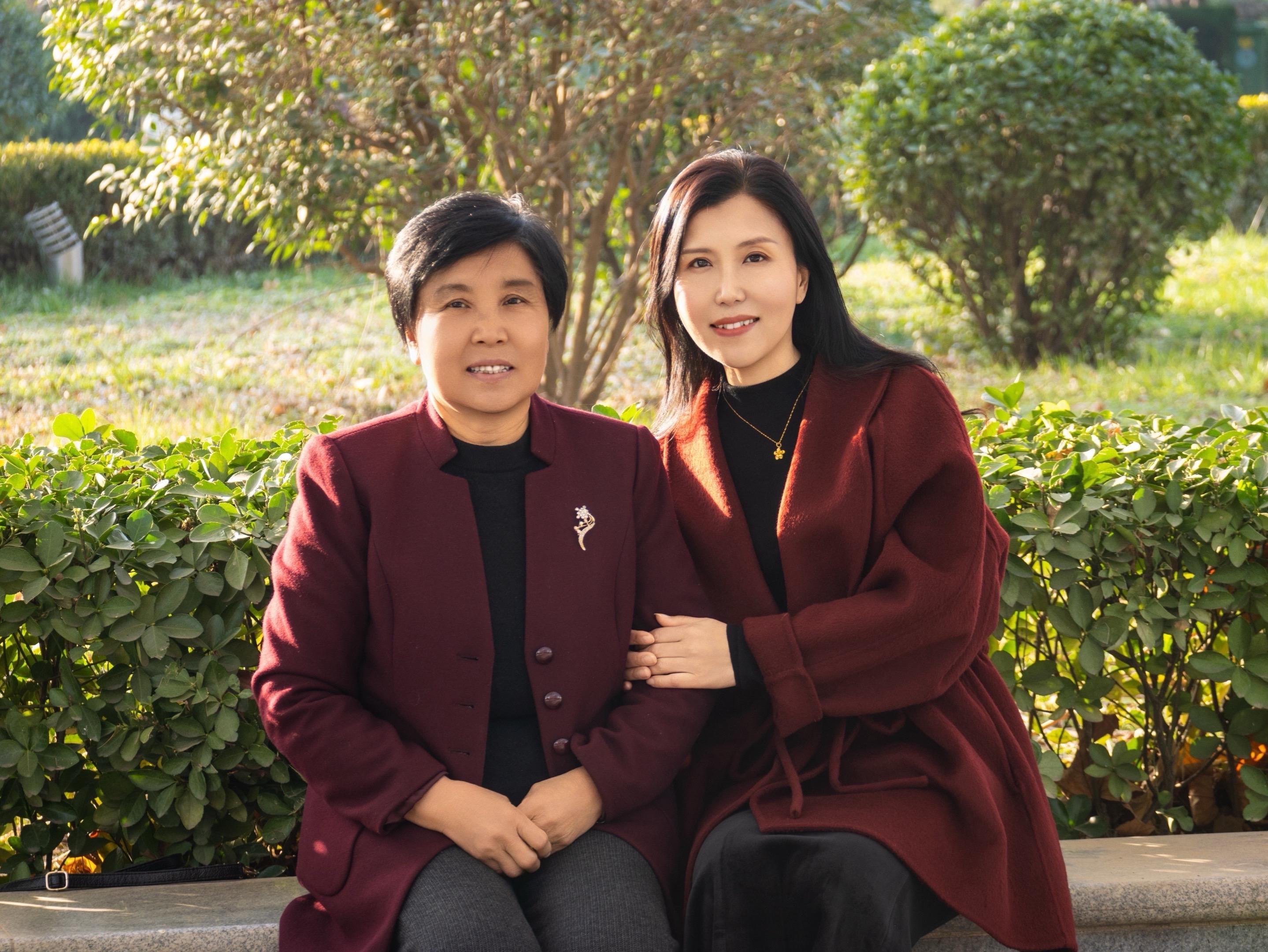 亲爱的妈妈，生日快乐！愿时光缓些吧，再缓些吧，愿天下所有的父母都能平安...