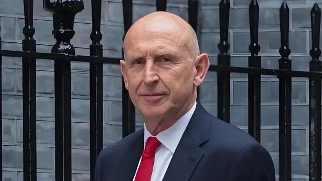 昨天，英国《泰晤士报》报道:“英国国防大臣希利表示，英国会持续关注台海局势，相信