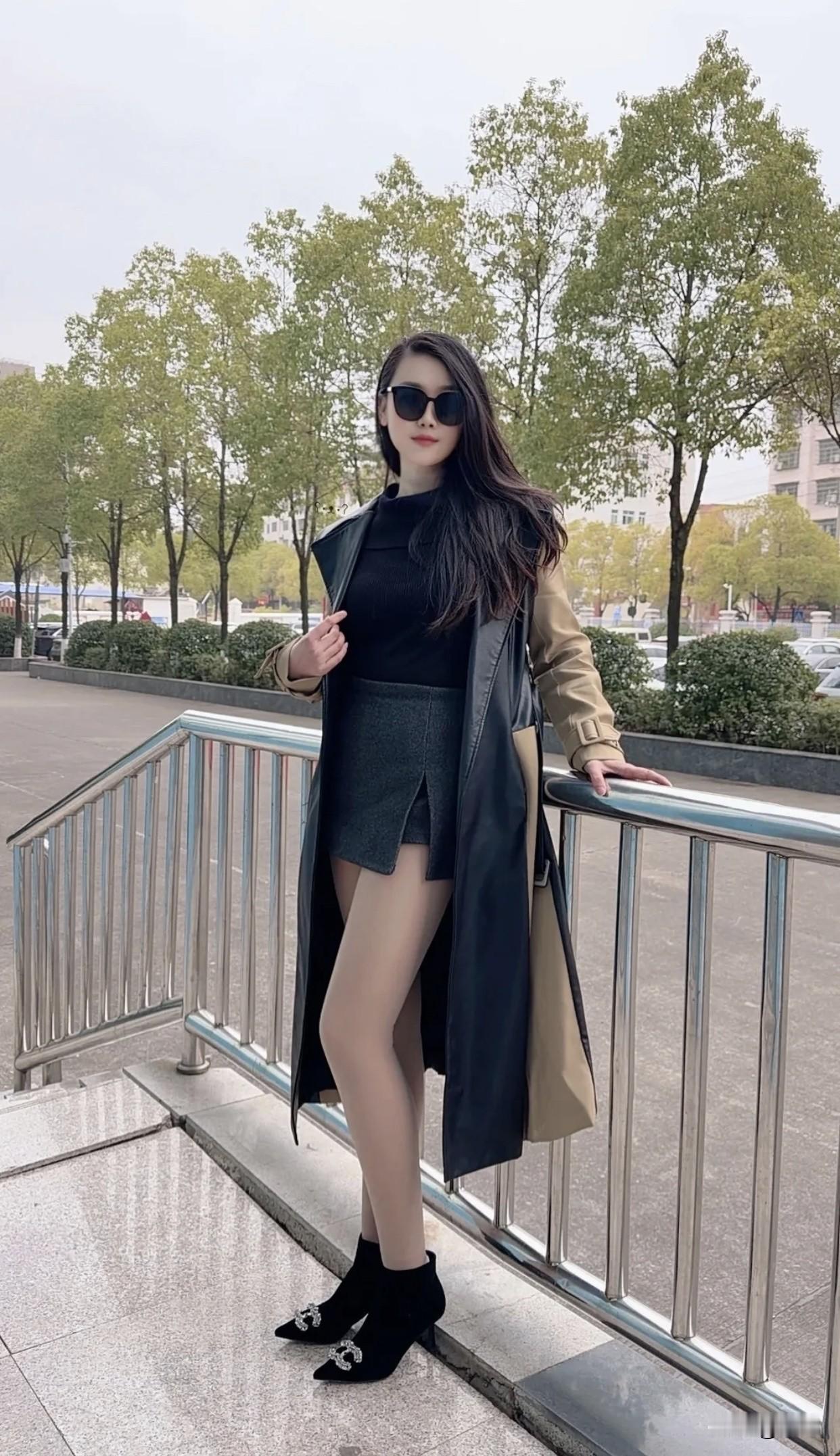 什么是霸气御姐风范?着装风格上，常穿剪裁利落的服饰，比如修身西装。