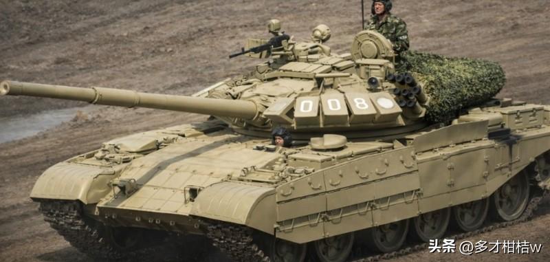 需要说明的是这几张图片里的坦克不是T-72，因为它是白蓝红莫斯科军事工业（具体的