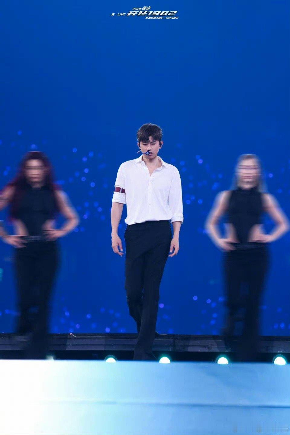 【网传张杰演唱会邀请时代少年团 】网传张杰演唱会将邀请时团当嘉宾不知道会不会邀请