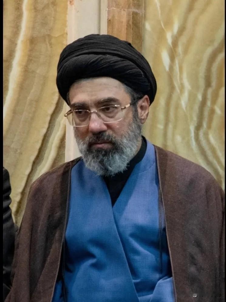 昨日，科威特媒体《祖国报》援引一名接近伊朗政府的消息人士的话报道称：伊朗新任最高