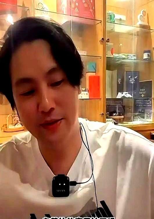 汪小菲又怂了？

最近黄春梅也是消停了。

要说这事儿还得从孩子身上找原因，别看