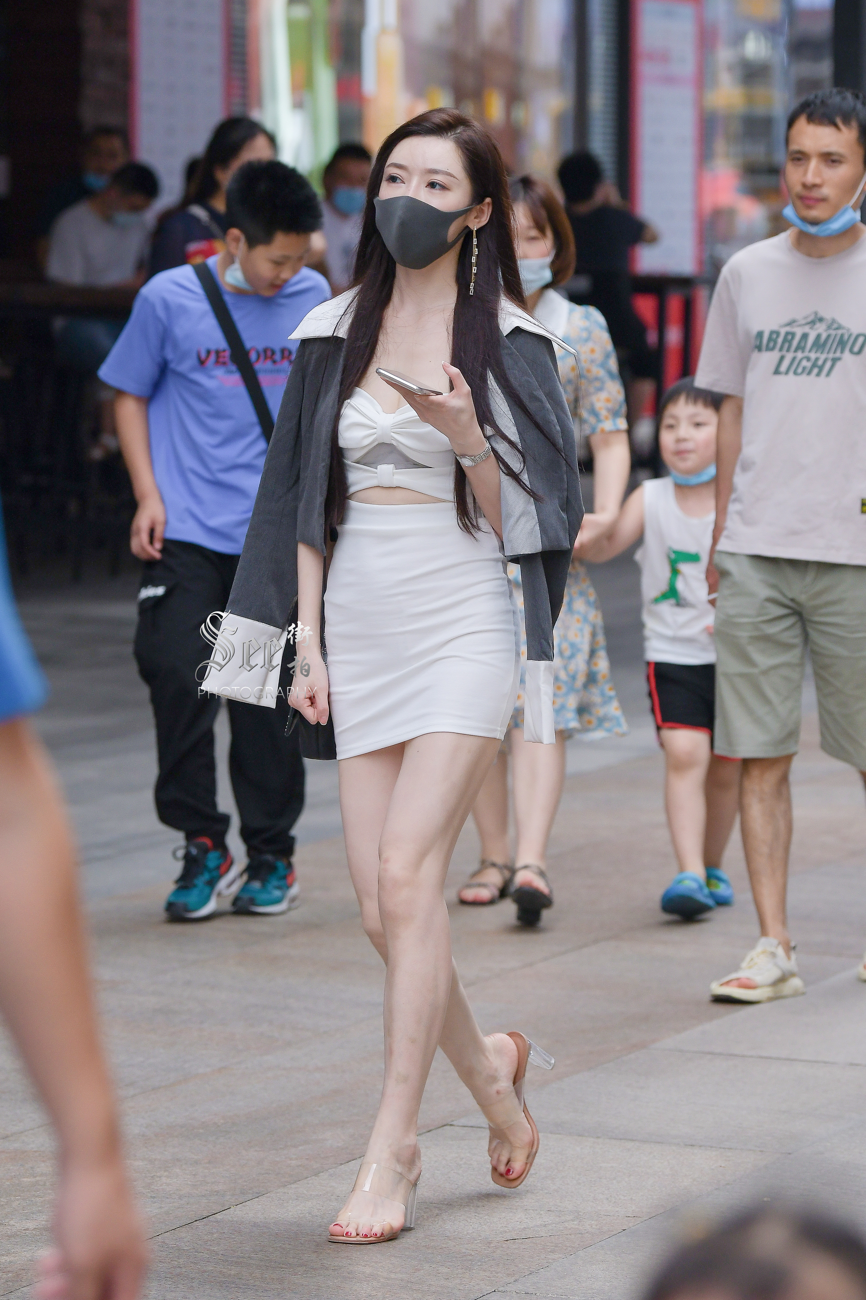 外套披着穿，更增气质~~ ​​​
