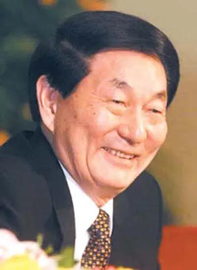 1970年代初期，朱镕基同志被免去了国家计委干部业余学校教员的职务，下放到国家纪
