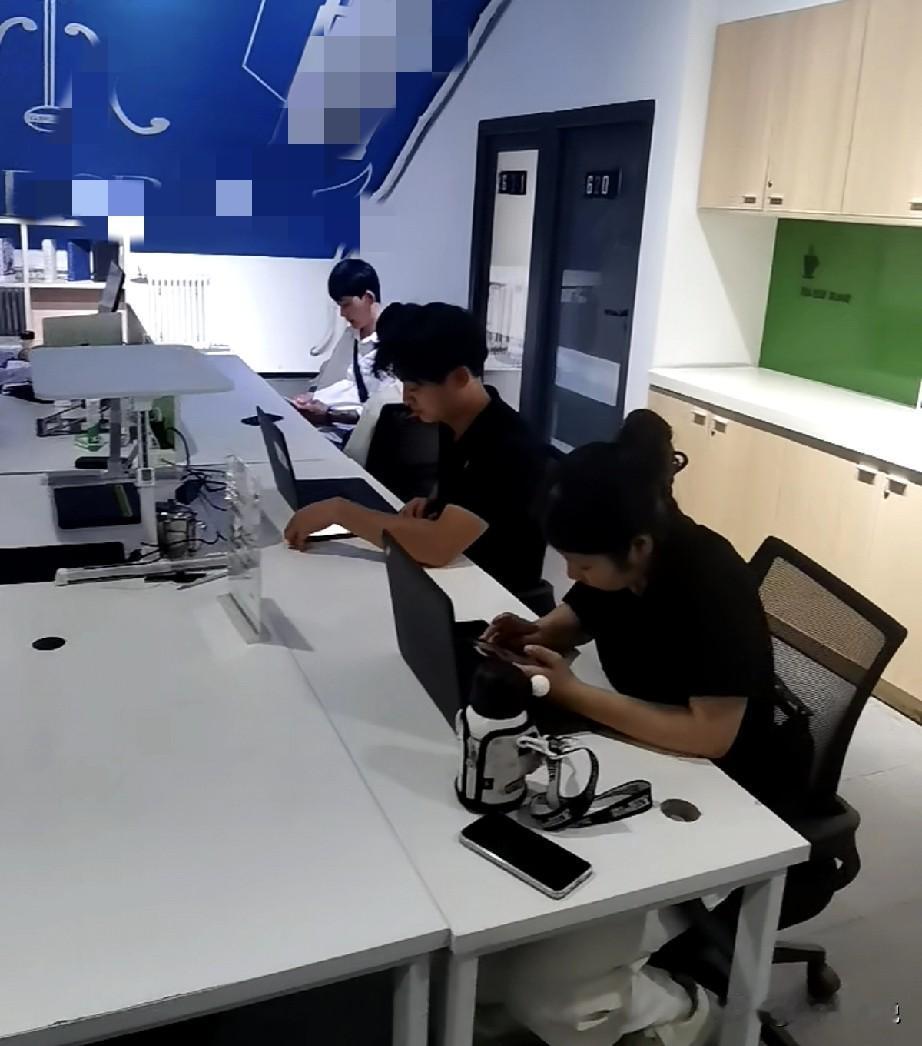 安环部一厂务工程师要求公司给自己涨薪，说自己太忙了，一个人干三个人的活...结果