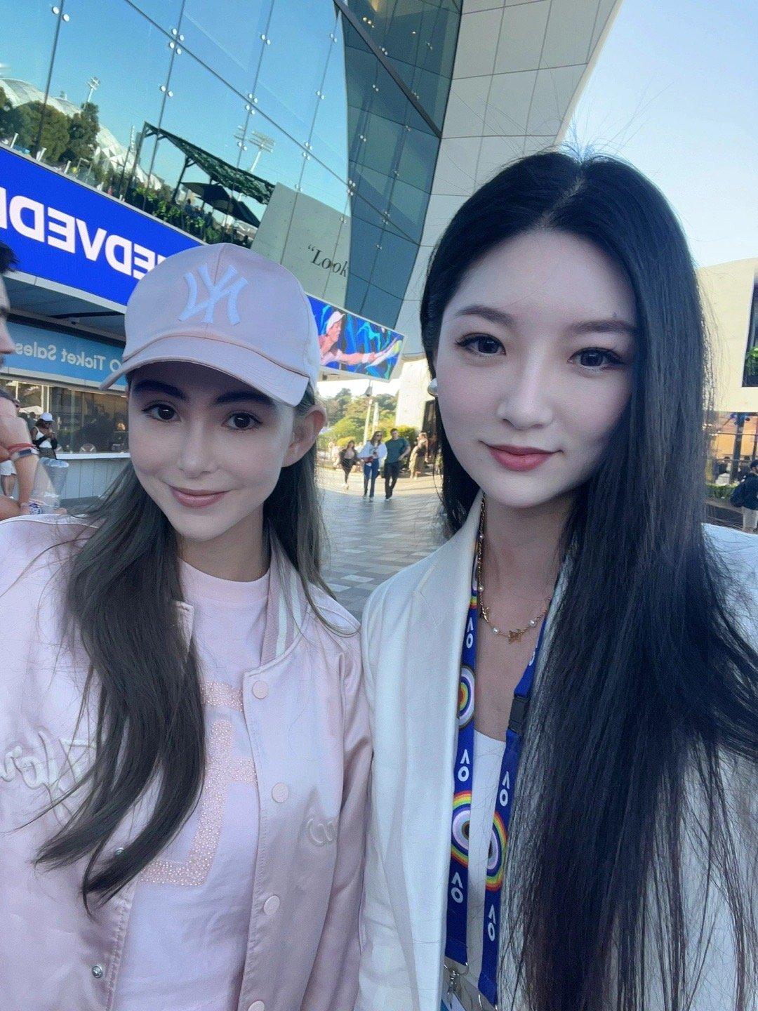 #昆凌[超话]# 偶遇[开学季]​​​