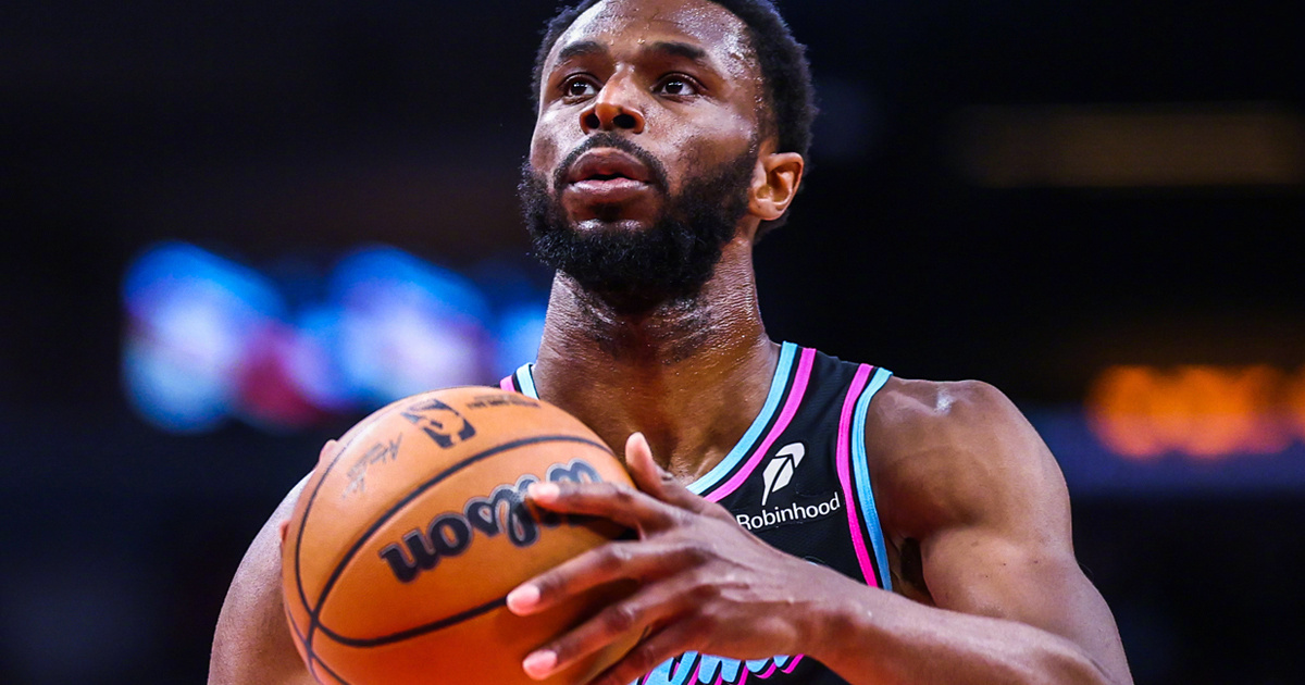 威金斯：我们还有机会去完成一些特别的事情，但我们必须找到“解决办法”，对手打得比