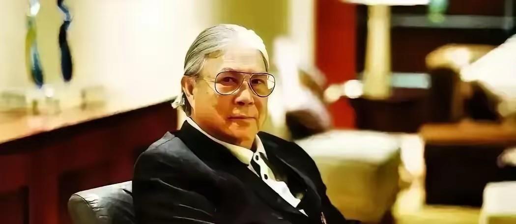 这不是晚餐，这是豪门离婚后的“加时赛”。
霍震霆与朱玲玲的周三之约，一打就是19