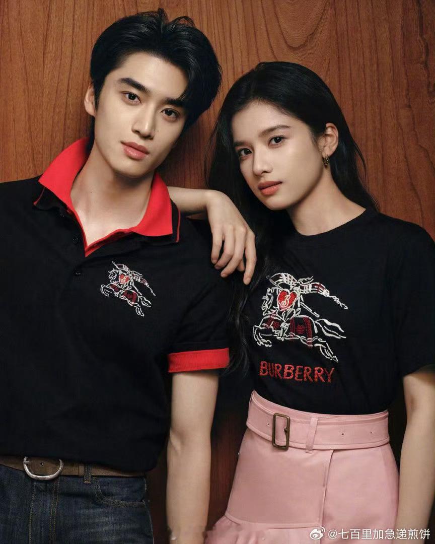张婧仪、张康乐出镜Burberry全新七夕大片