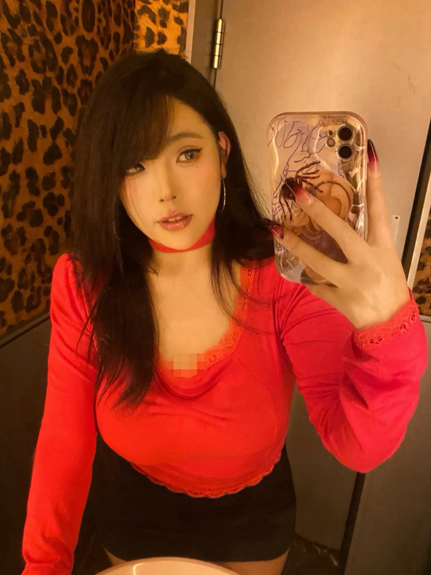三个笑点极低的女人。