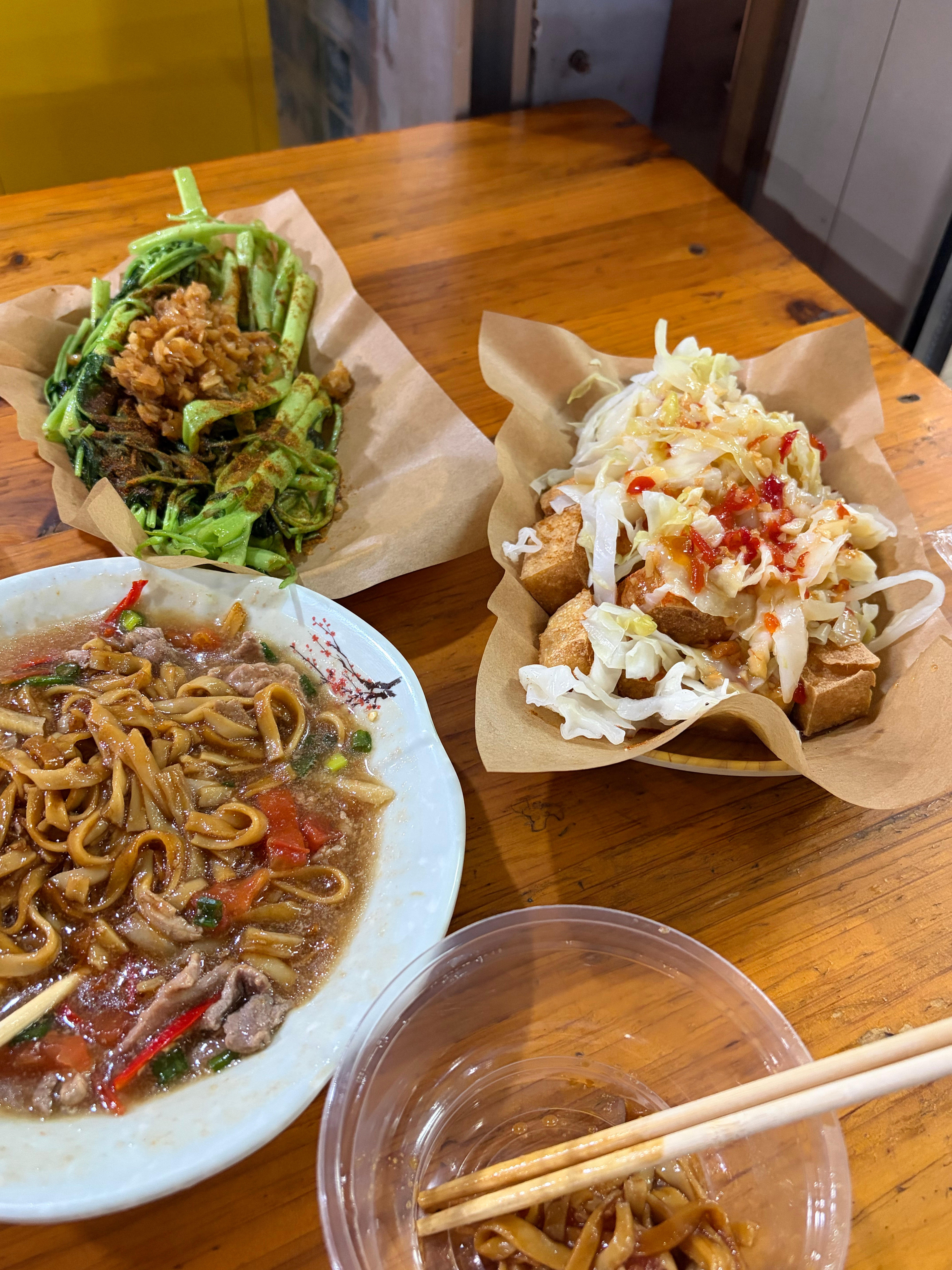 每次来侨港都是为了吃杯杯乐的番茄牛肉湿炒粉。[笑cry]这边游客太多了，所以不常