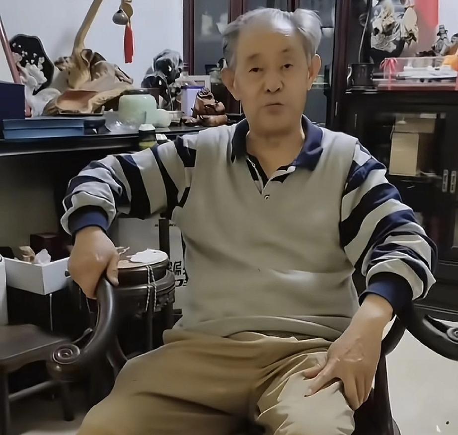 估计这两天睡不好觉的不光徐湖平和他的儿子徐湘江
他背后的保护伞也在瑟瑟发抖，惶恐