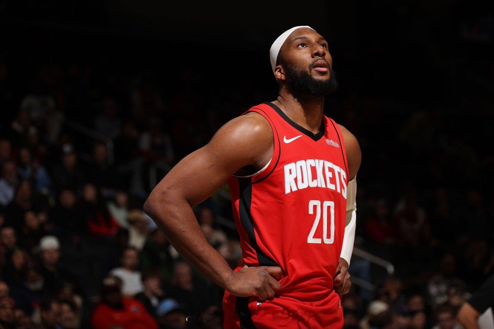 乌度卡谈奥科吉：“他带来了能量、防守。我们让他去追防马克西，开场他做的非常出色，