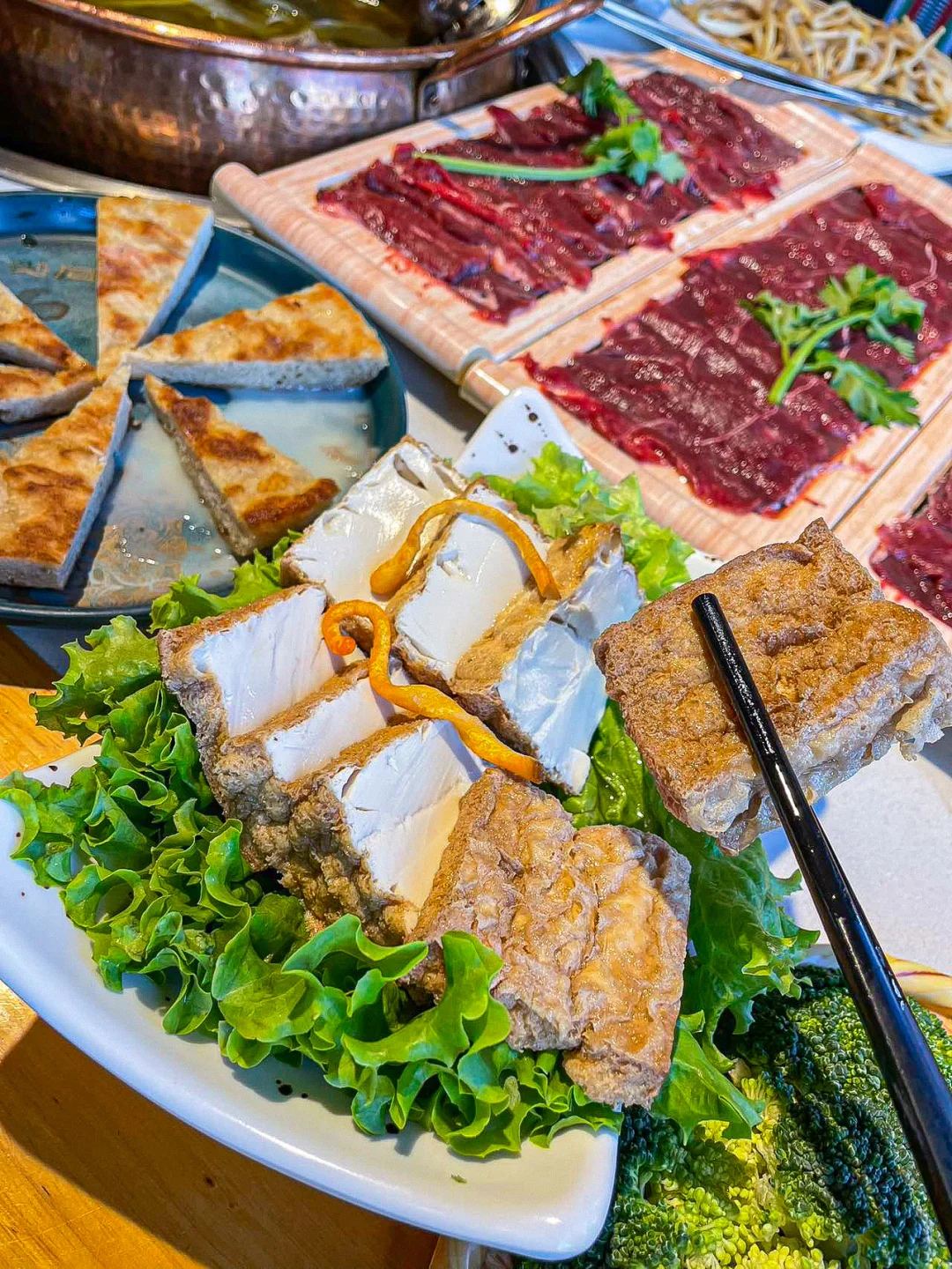 拉萨的铜锅牦牛肉，已经卷到这种程度了吗 ??