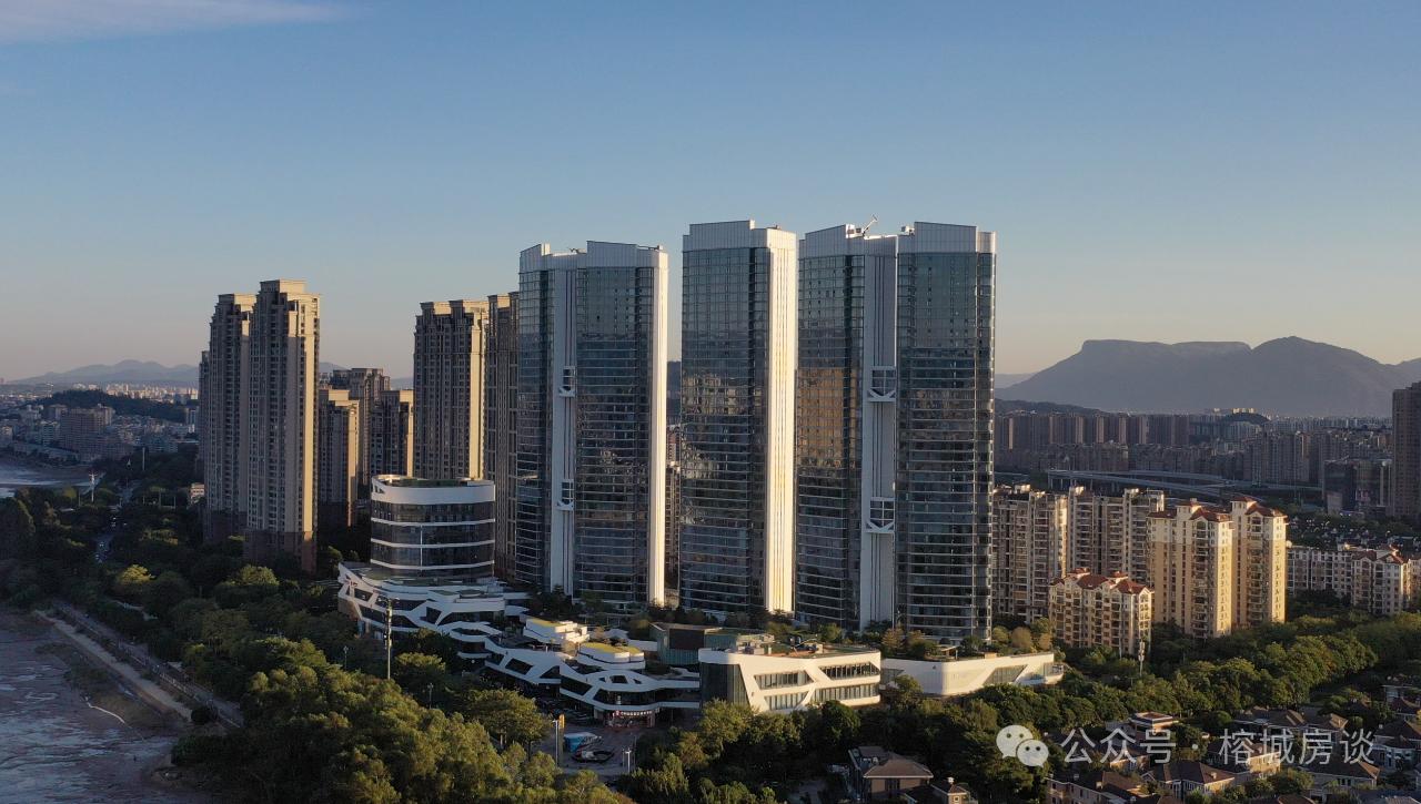 【福州顶级豪宅区一栋商业楼或将易主！】
据阿里资产平台显示：融侨·外滩壹号F栋商