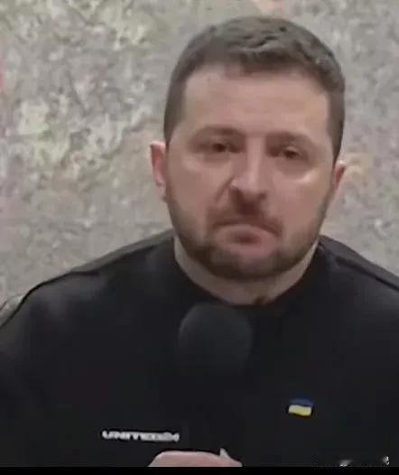 乌克兰现在的惨样，真是说不清楚，根本问题就是泽连斯基。当年选举时，这家伙拍着胸脯