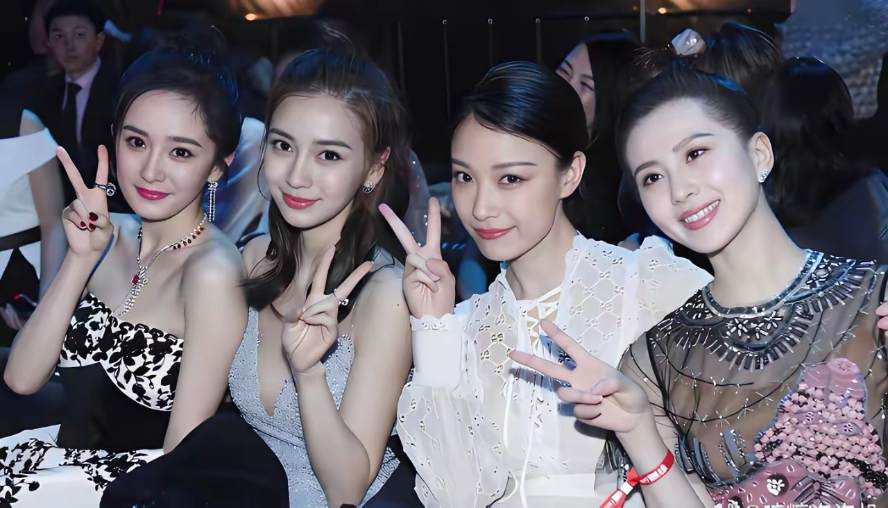 四美同框，你觉得谁更胜一筹？ 