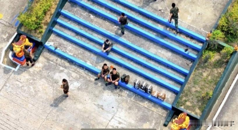 “密切关注中国大陆滚装船由演转战，台当局所谓防务负责人邱国正：纳入到汉光演习设定