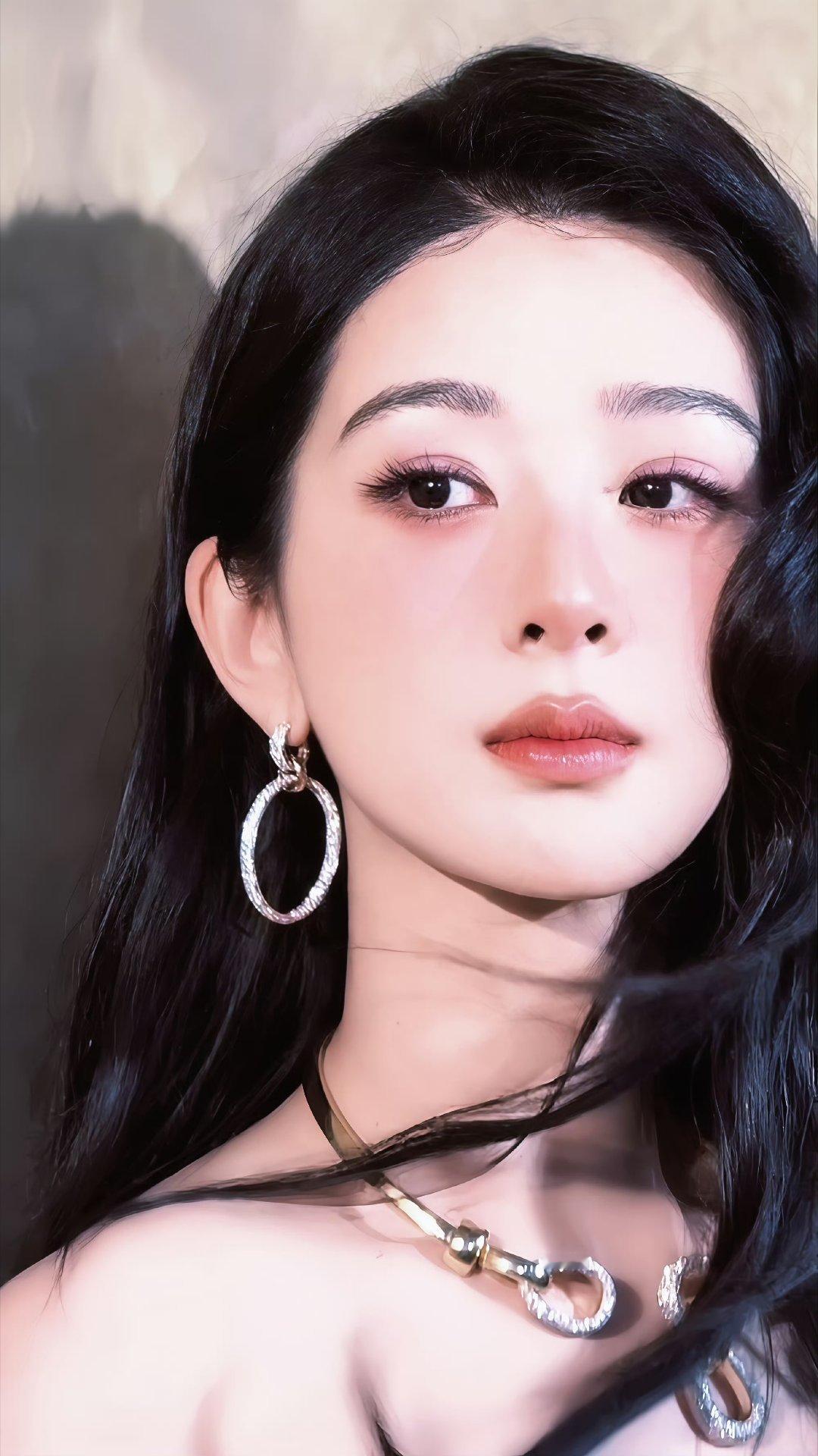 杨紫杨紫玉泽首位全球护肤代言人 你最可爱，我说时来不及思考，但思考过后还是会这样