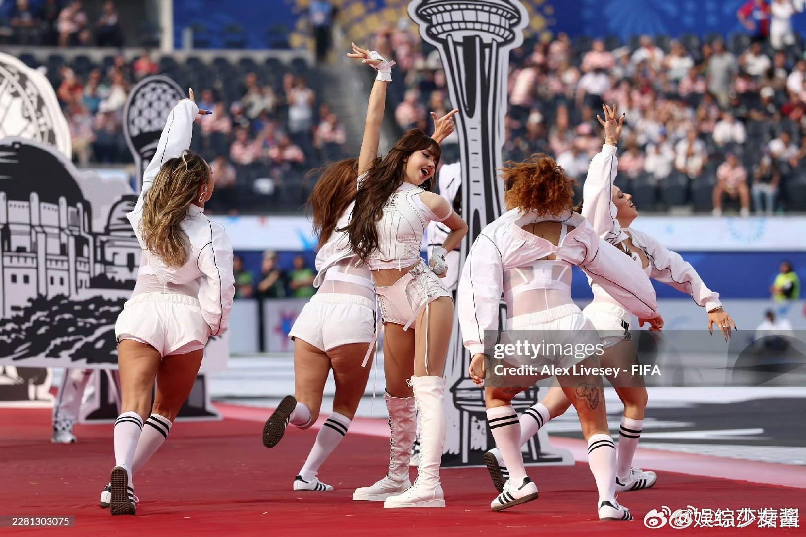 Lisa首位登上世界杯开幕式的亚洲女艺人这是泰国的艺人LisaLisa世界杯开幕