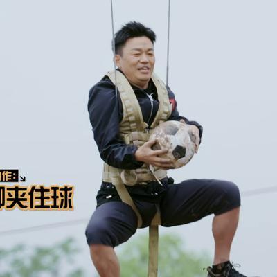 王宝强上《五哈》，一夜之间让这档综艺爆火！

其实观众喜欢王宝强的原因很简单，就