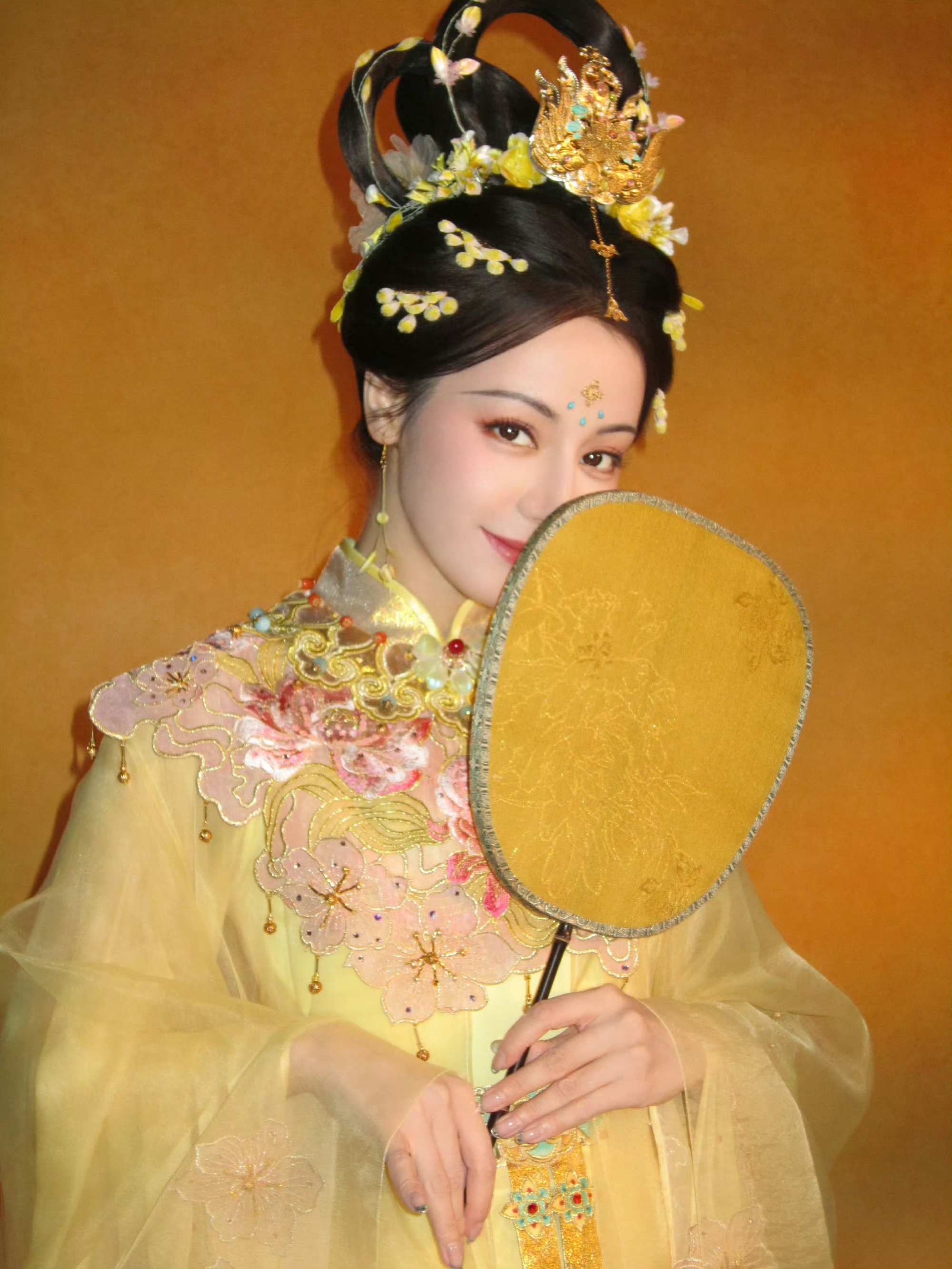 好美的嫦娥仙子[哇]真神仙来了今晚锁定河南卫视 中秋奇妙游迪丽热巴中秋嫦娥造型 
