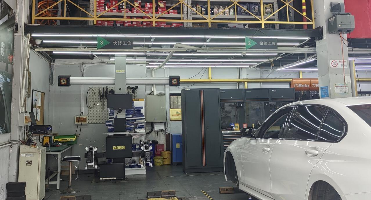 我是信命的。
我从27岁开始，家里人便通过周围的朋友天天给介绍对象。
那时候，几