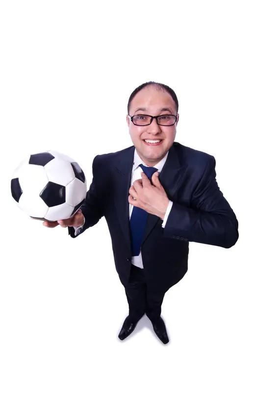 胡艳与董路真是当代志同道合伴侣的典型。董路搞中国足球小将项目，九年累计投入580
