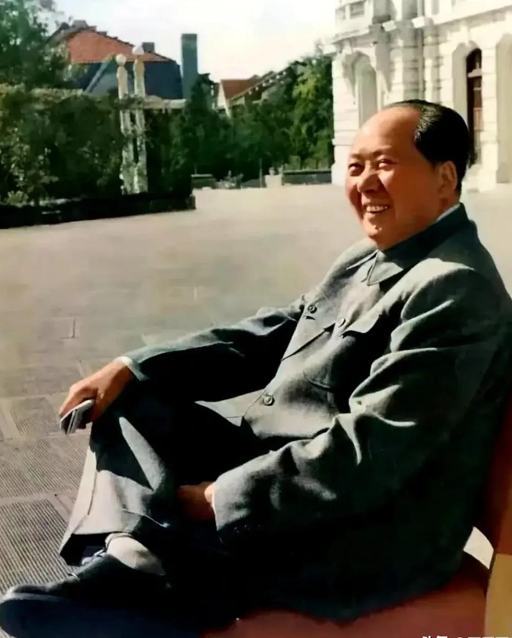 毛主席：“任何事物都是一分为二的，没有绝对的好与坏，优点和缺点是相伴而生的。”