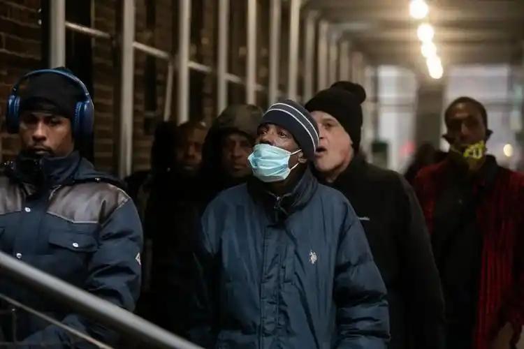 我感觉纽约时报记者袁莉这次上了大当，她不去写那篇文章还好些，不会放大美国斩杀线上