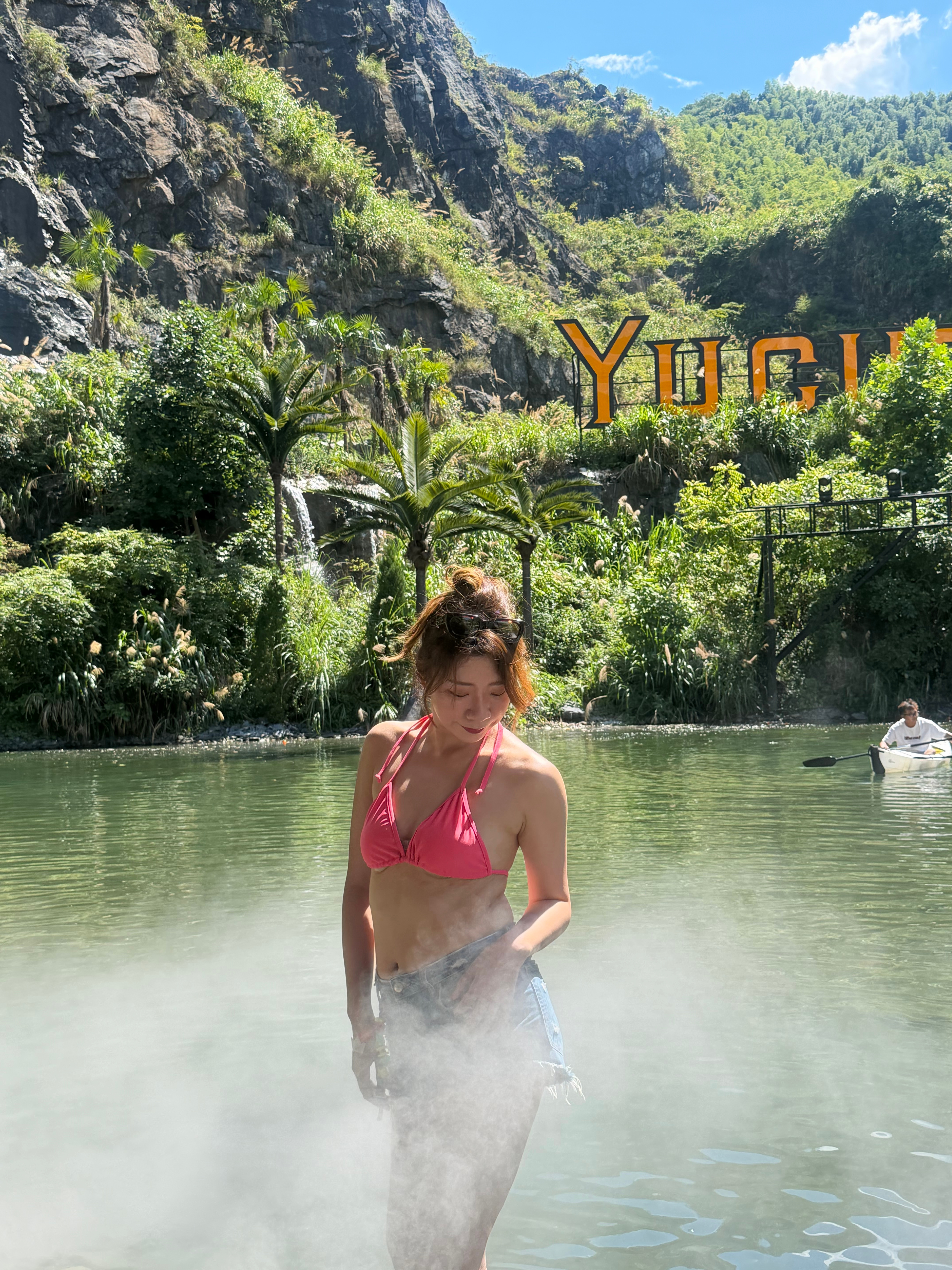 🌴🥥🏄🏻♂️          🌬️☀️👙💞🫧巴厘岛瀑布咖啡 湖