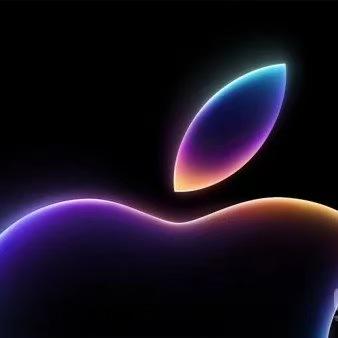 6月15日有报道称，苹果首款折叠屏手机iPhone Ultra上市时间从原定20