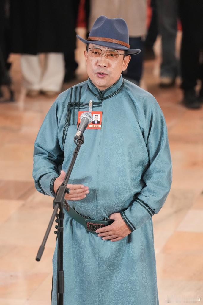 2025年两会聚焦 【乌兰牧骑为人民服务的初心始终未变】3月10日，全国政协十四