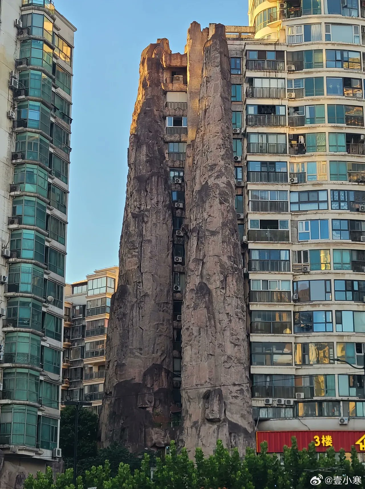 上海这房子盖的有个性 ​​​