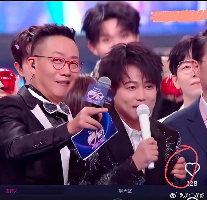 苏醒被绑架到C位 今年C位出来了，苏醒 虽然是被绑架到的C位[允悲]，那也是C位