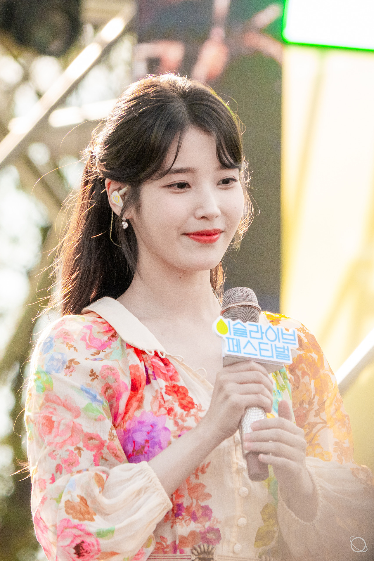IU[超话]  🌸IU高露洁口腔亮白美学大使 2023年时光机🐥230902