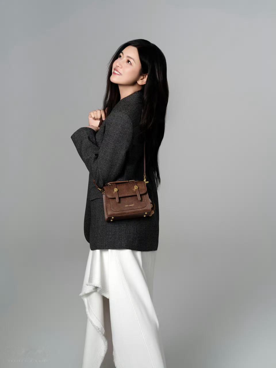 陈妍希诗意漫游大片摄影：任欣羽   