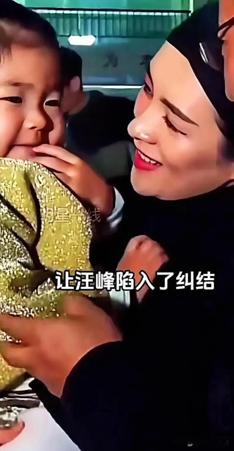 醒醒被问：喜欢新妈妈森林北吗？下意识的回答让章子怡倍感欣慰，醒醒说:我的妈妈是章