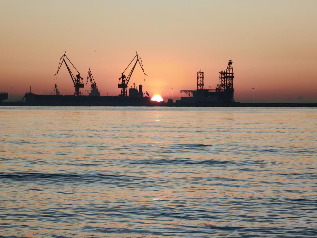 坪桥作业区的做法非常全面，建议我们做一个减法。围绕专题的意思再梳理：专题选择的背