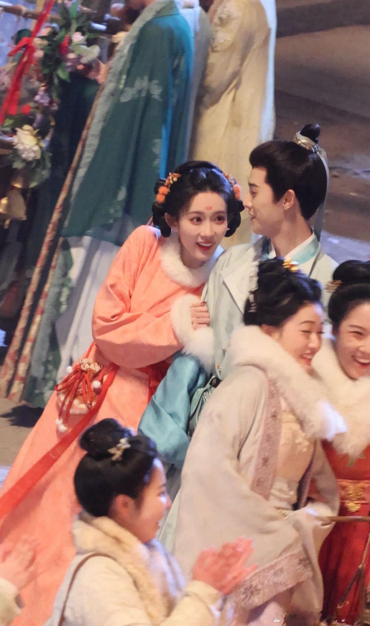 昀牵孟绕  昀牵孟绕 好幸福的两位 