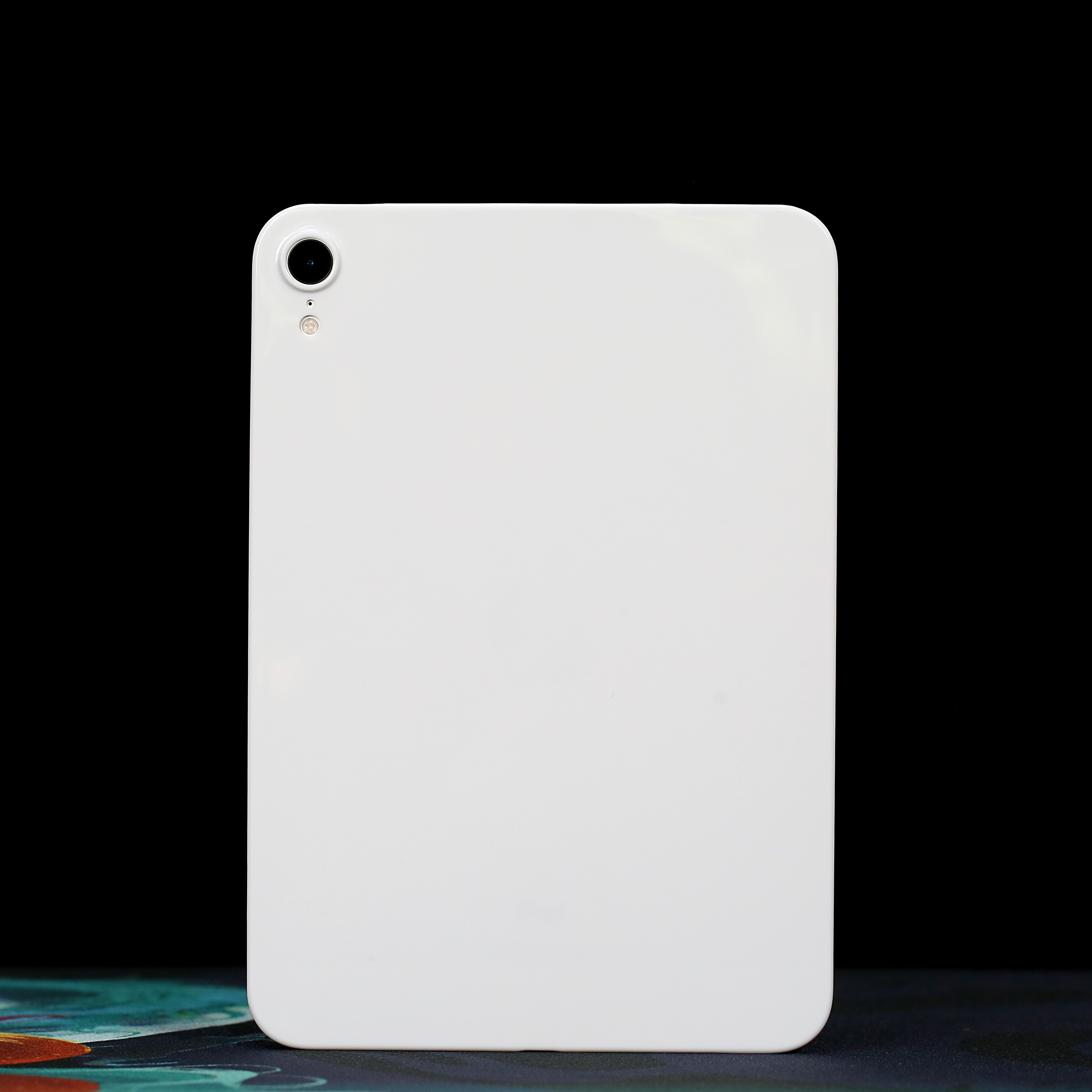朋友们，iPad mini7/6 亮面瓷白咱们安排了一批货，已上架了。这是一款轻