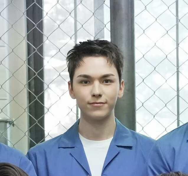太好了是面包🐻‍❄️
seventeen崔瀚率
seventeen