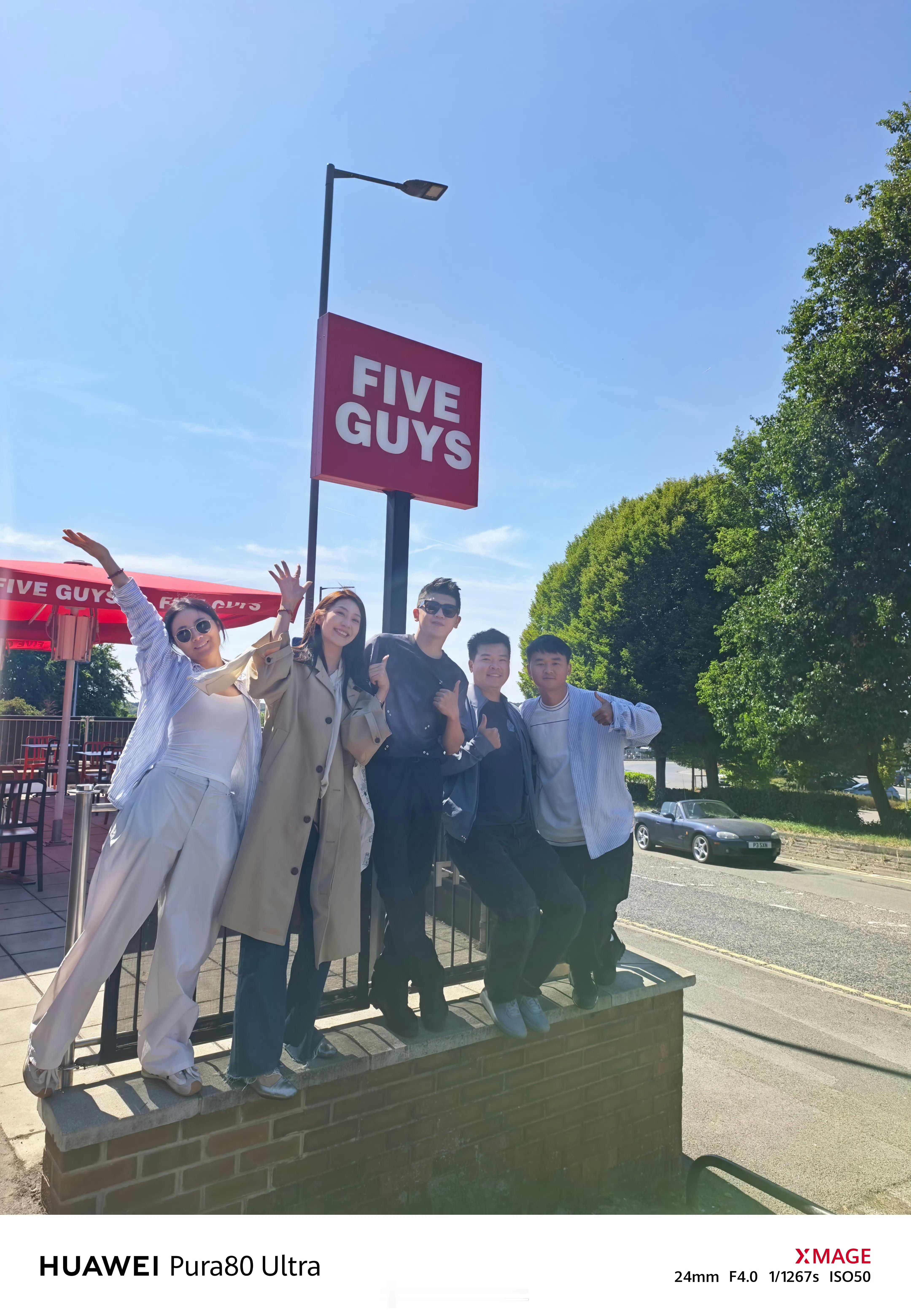 我觉得群像永远最有魅力离开伦敦前我们吃了顿FIVE GUYS，后来发现我们不就是