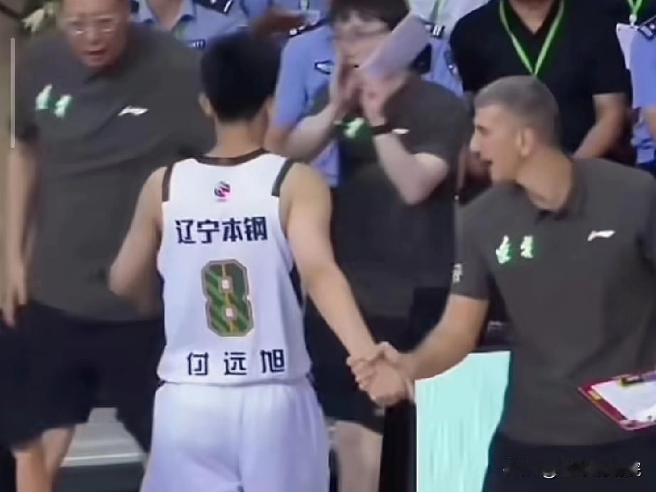 听说这才是辽篮未来锋线的答案？付远旭！

辽宁和吉林的对抗赛中，让我认识到了辽篮
