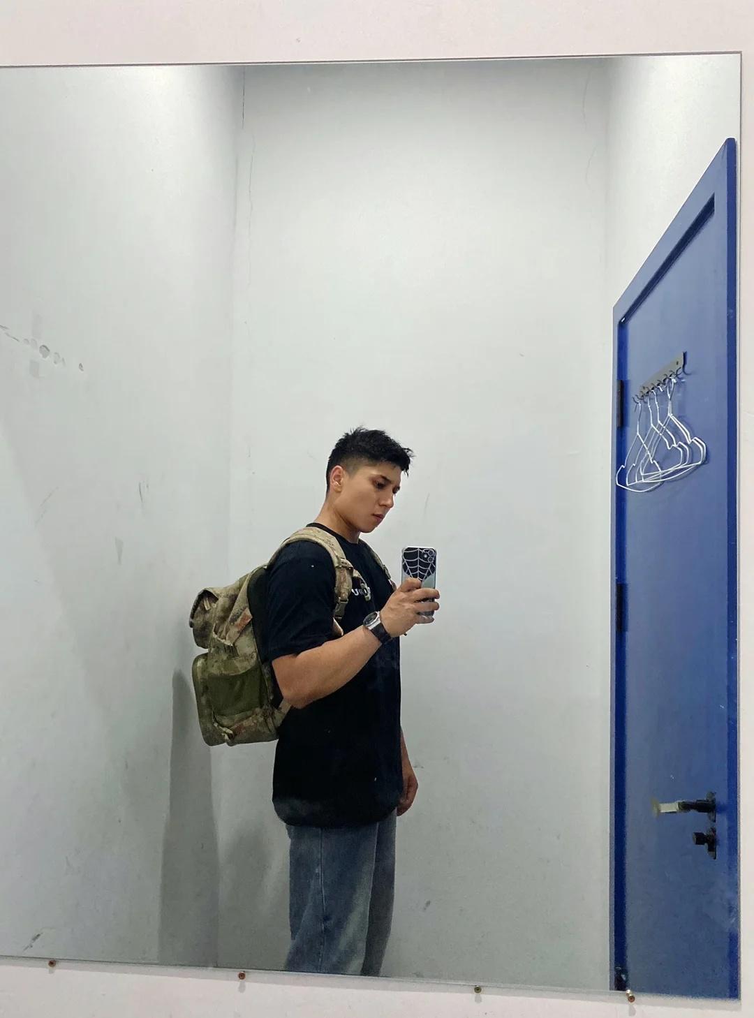 Me 🎂
我是地球背包客 肌肉