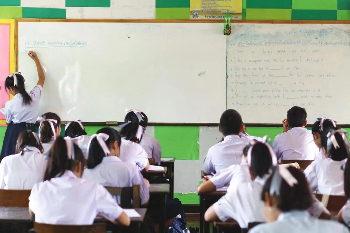 想让老师多关照孩子？学会这三句话更有效，沟通比送礼更能打动老师的心

家校沟通中