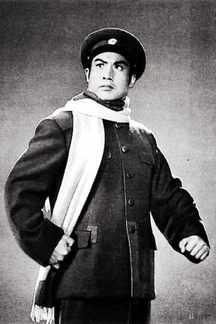 1977年，曾因饰演《红灯记》李玉和红遍全国的钱浩梁，被撤销党内外一切职务、停止